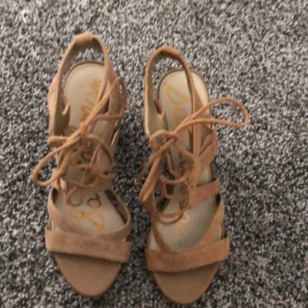 Nude suede thick heel. - Picture 2 of 2